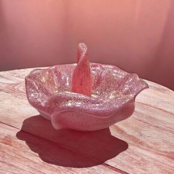 Handmade Resin Ring Dish ✦ Glittery Rose Pink ✦ Jewelry Holder w/ Cone ✦ 3.5" - Picture 8 of 10